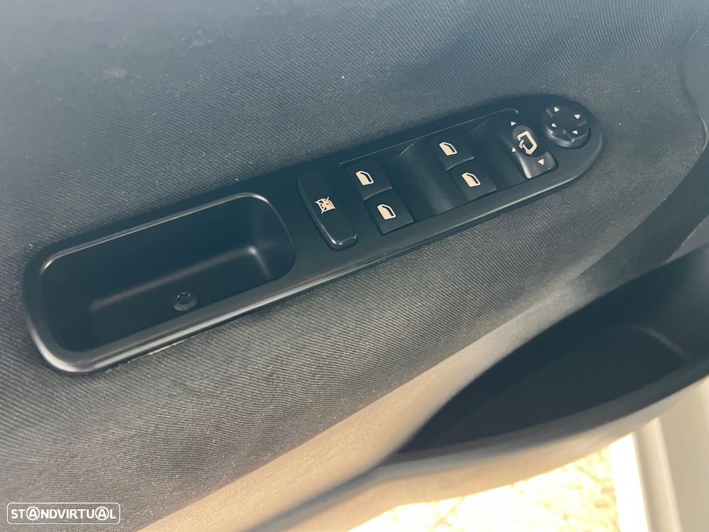 Peugeot 207 1.4 HDi Sport - 24