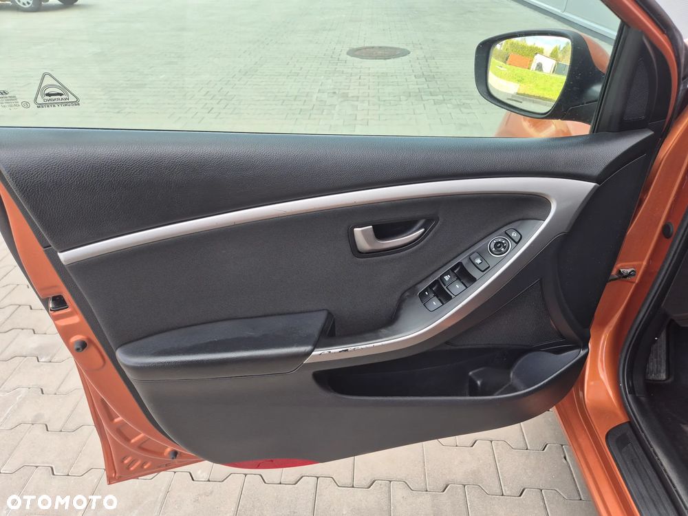 Hyundai i30 1.4 Passion - 17