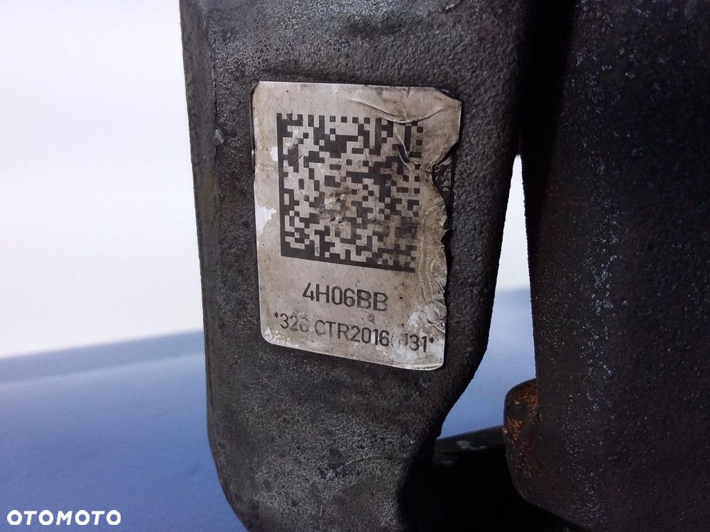 AUDI A8 D4 3.0 TFSI ZACISK PRZÓD PRAWY JARZMO 4H06BB - 2