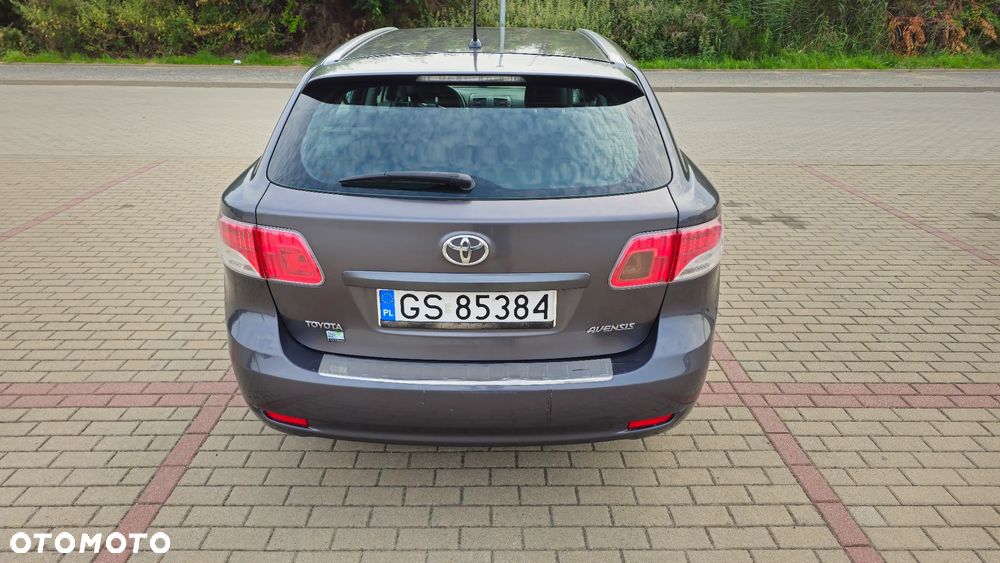 Toyota Avensis 2.0 D-4D 2010 - 6