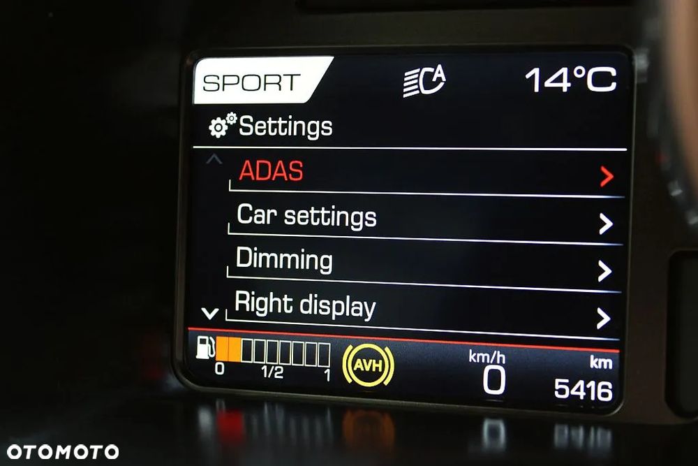 Ferrari 812 Superfast - 26