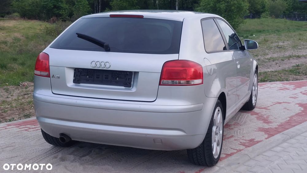 Audi A3 ver-1-6-fsi-attraction - 17