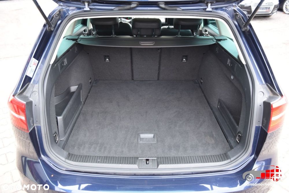 Volkswagen Passat - 20