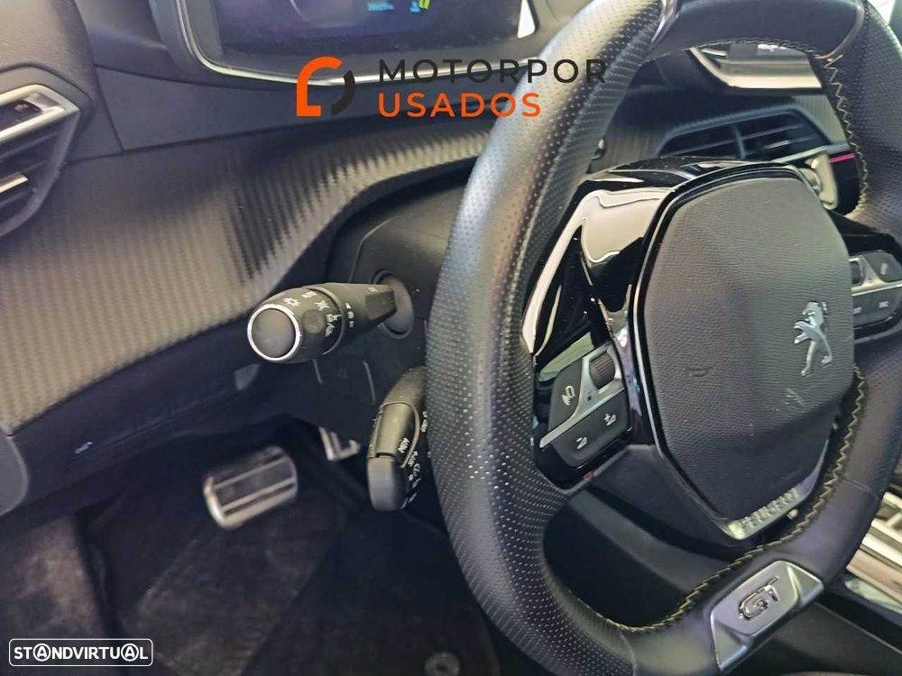 Peugeot e-2008 50 kWh GT - 13