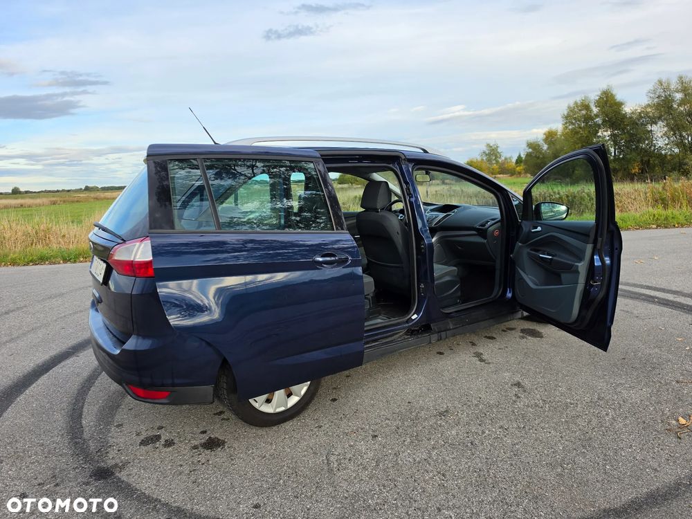 Ford Grand C-MAX - 13