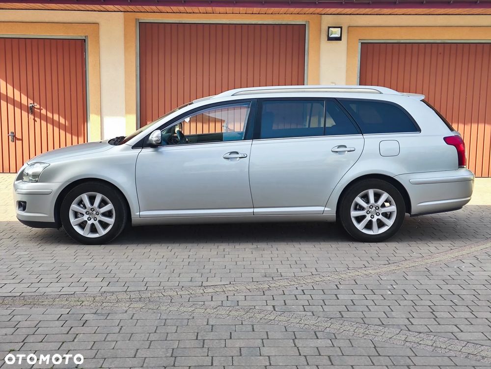 Toyota Avensis 1.8 VVT-i Sol Premium - 9