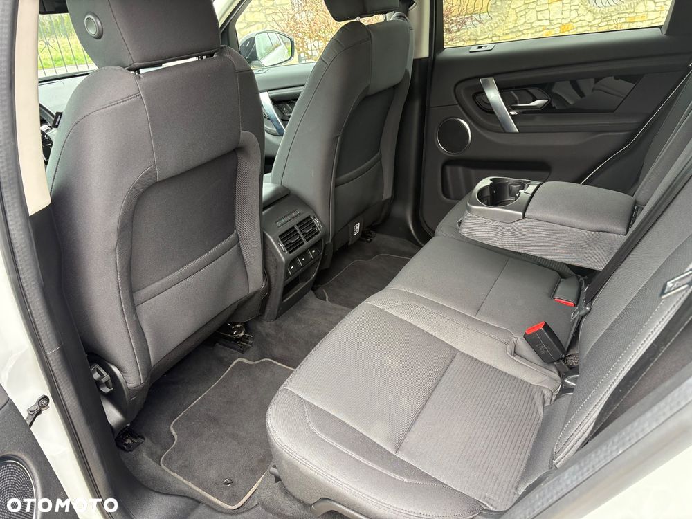 Land Rover Discovery Sport 2.0 P200 mHEV SE - 17