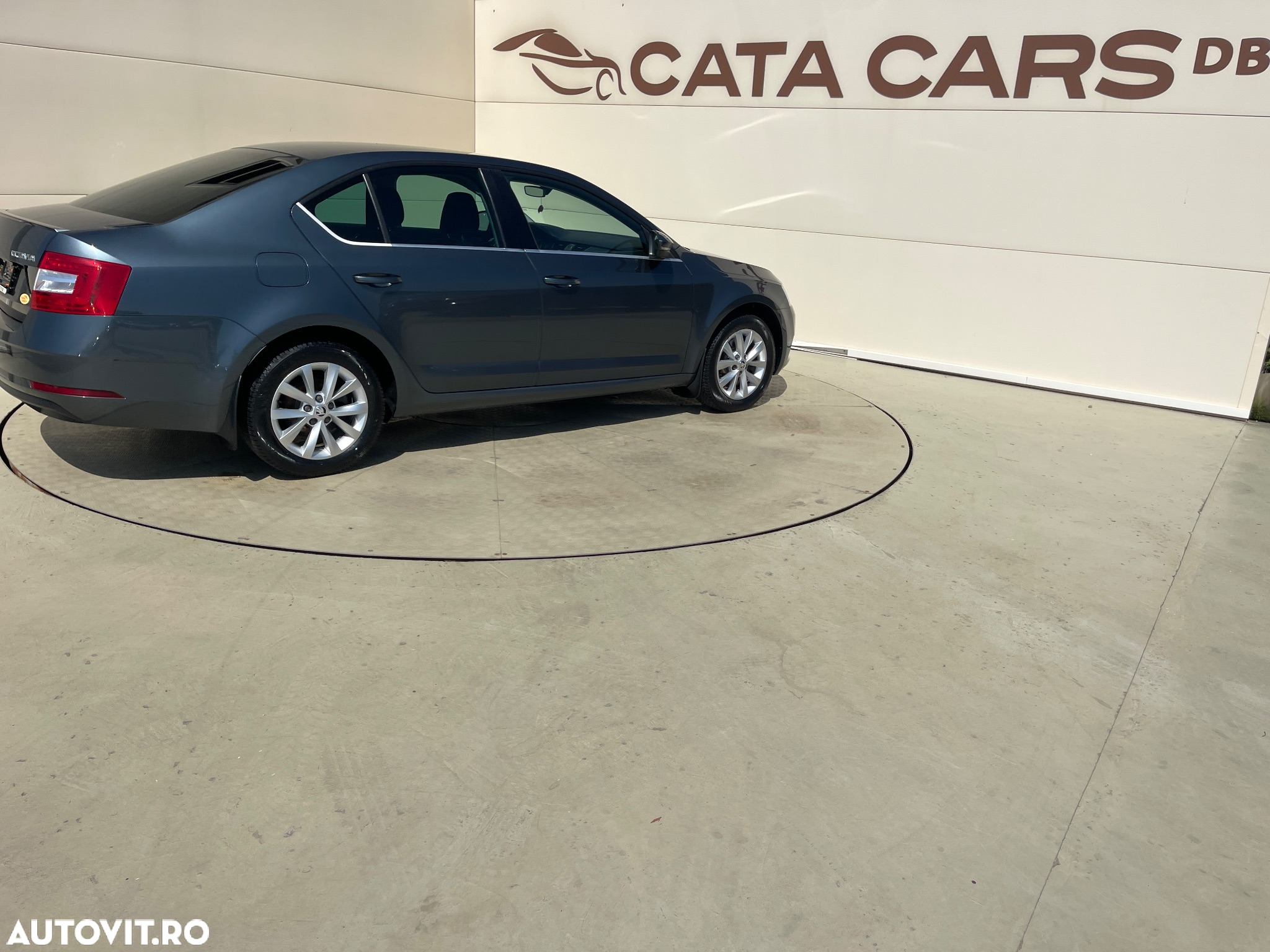 Skoda Octavia 1.8 TSI DSG Style - 17
