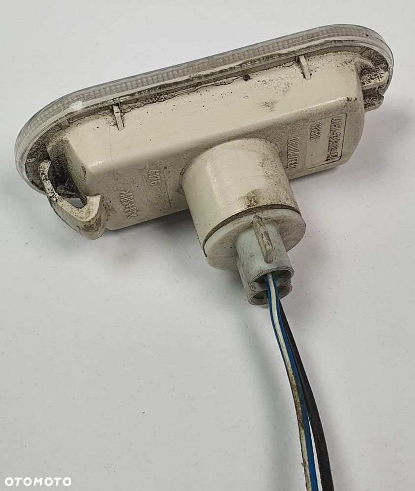 KIERUNKOWSKAZ BŁOTNIKA PRAWY PRZÓD FORD FOCUS C-MAX MK1 4M5A-13K309-AA - 2