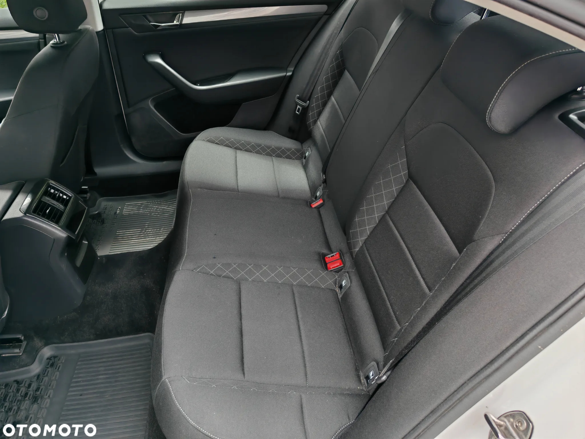 Skoda Superb 1.5 TSI ACT Active - 27