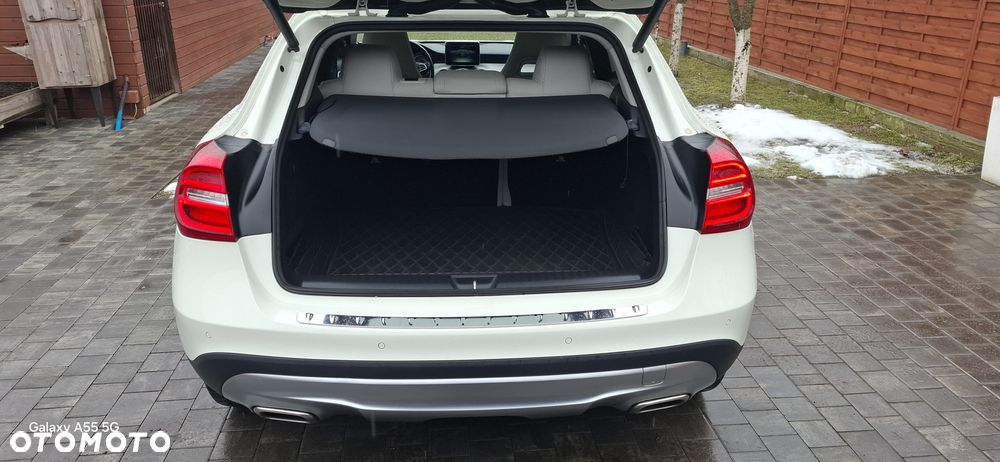 Mercedes-Benz GLA 180 7G-DCT Style - 4