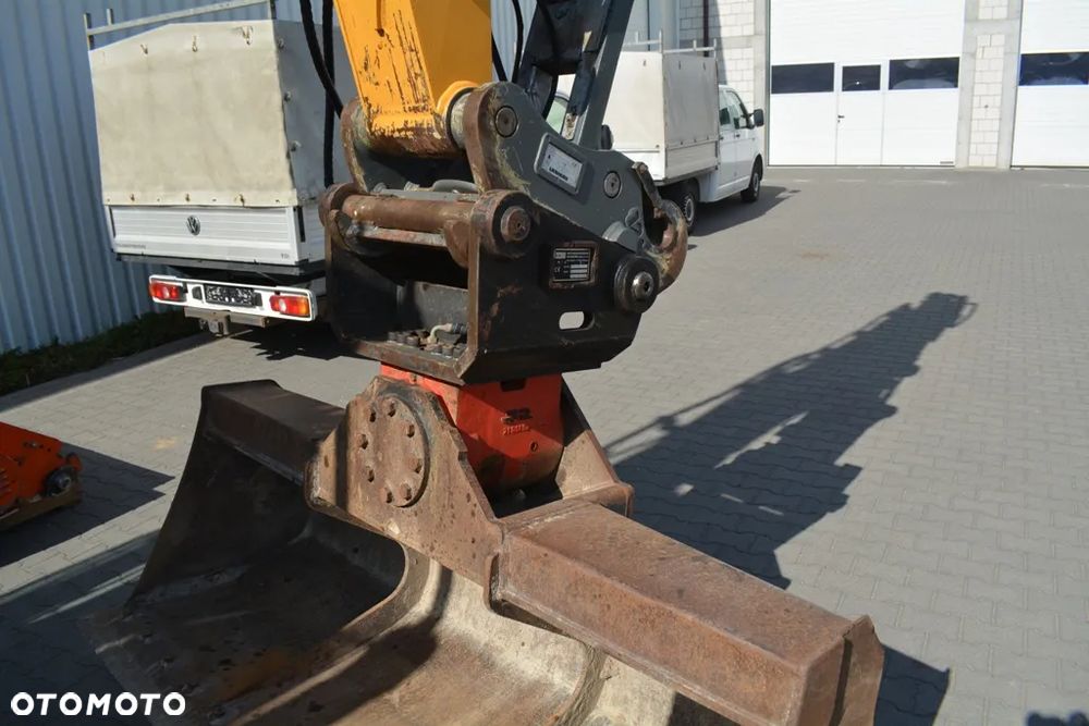 Liebherr A 918 Compact / STAN PERFEKT / 18T / JAK NOWA / Ramie 3x łamane - 14