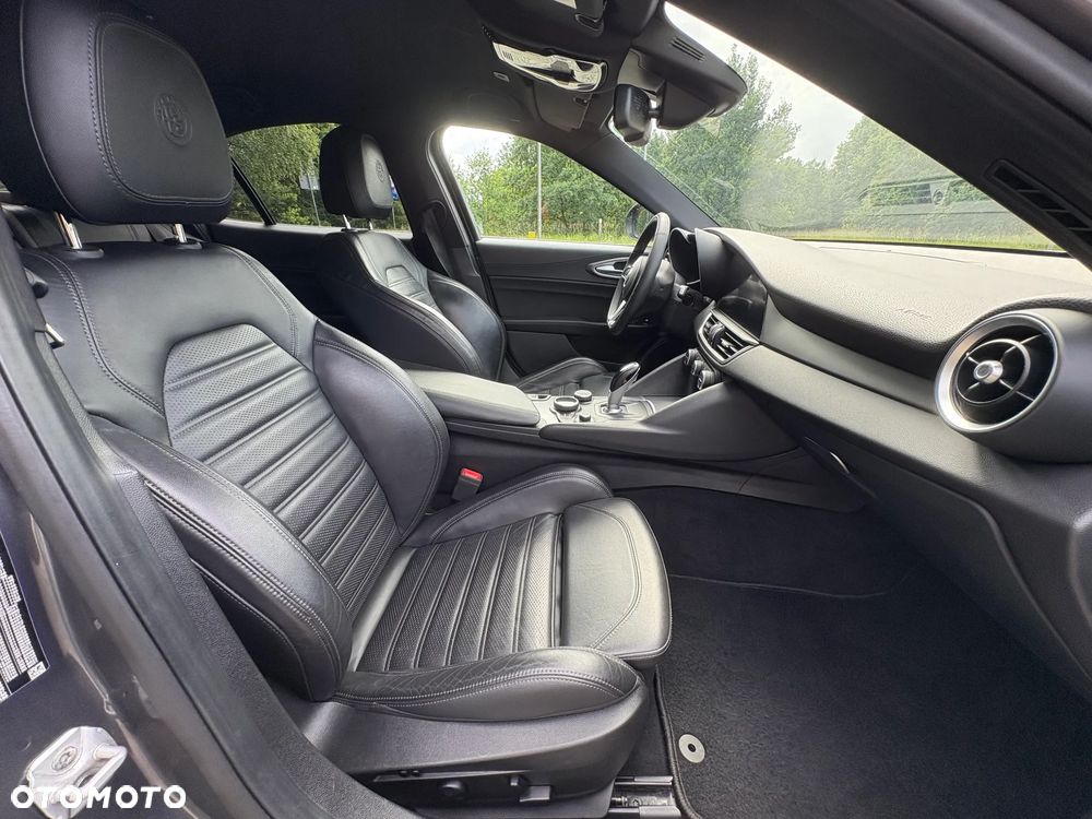 Alfa Romeo Giulia 2.2 AT8 Super - 25