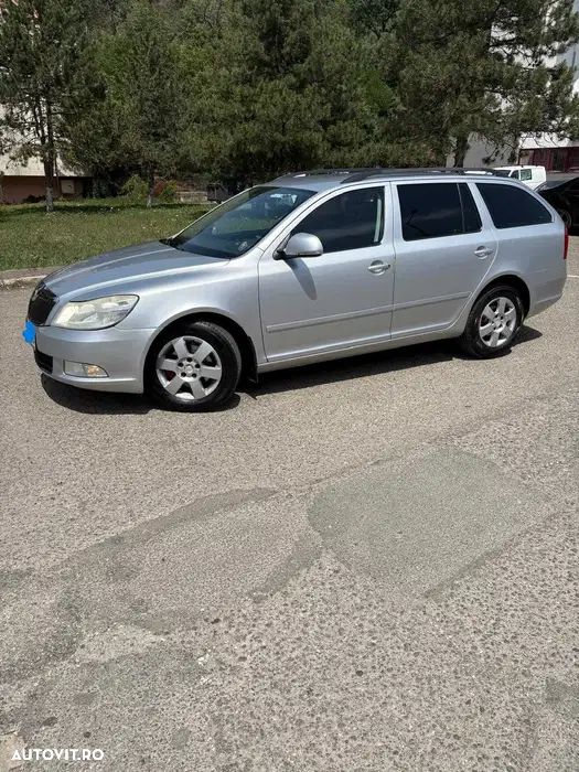 Skoda Octavia 1.6 TDI Ambiente - 2