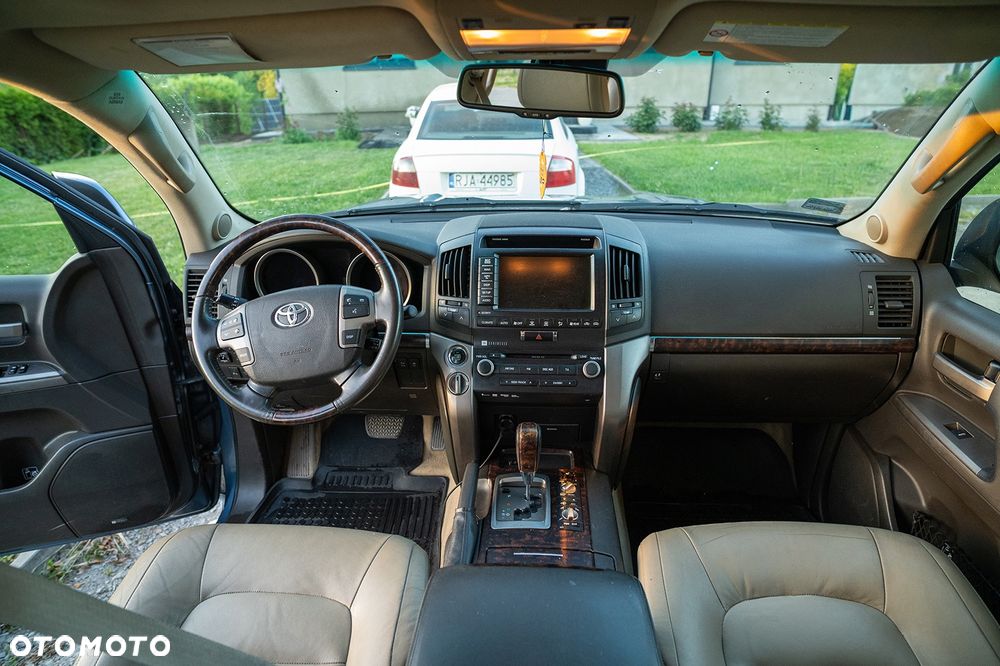 Toyota Land Cruiser LC 4.5 D-4D Prestige Platinium 7os - 10