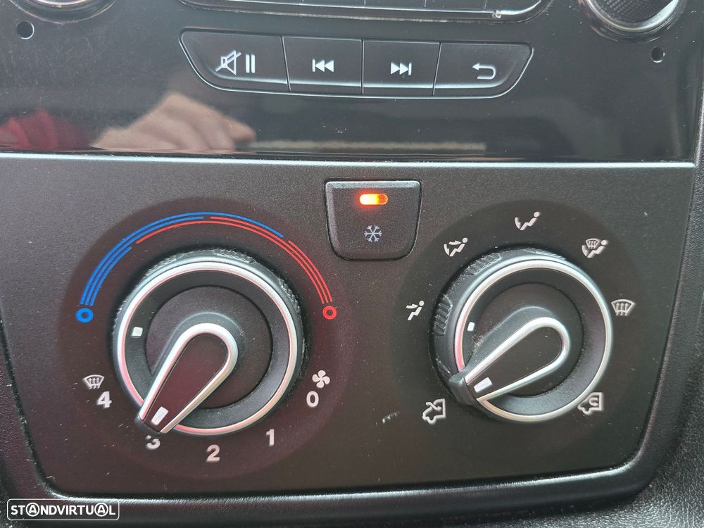 Citroën Jumper 2.0 BlueHDi 35 L4 - 11