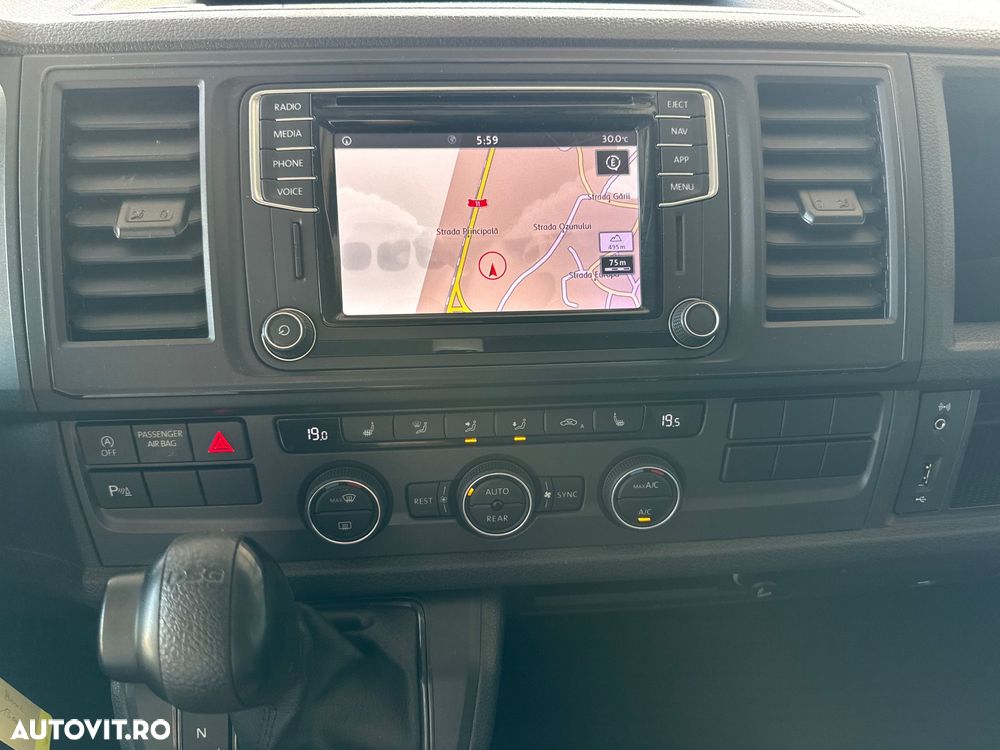 Volkswagen Caravelle LR Highline DSG - 7