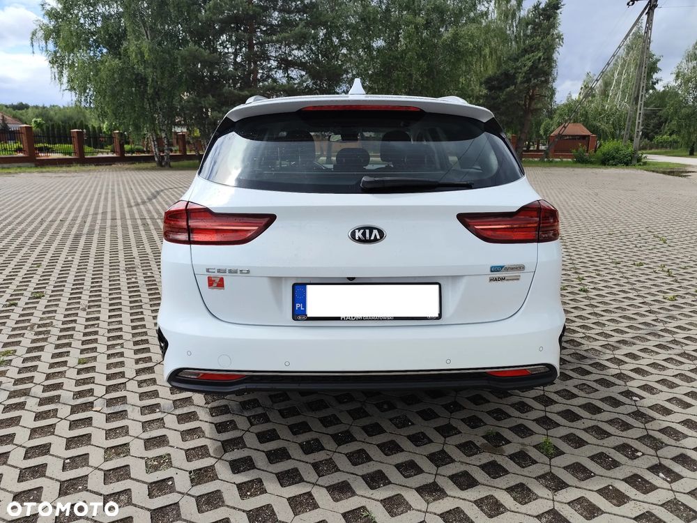 Kia Ceed 1.6 CRDi mHEV M DCT - 6