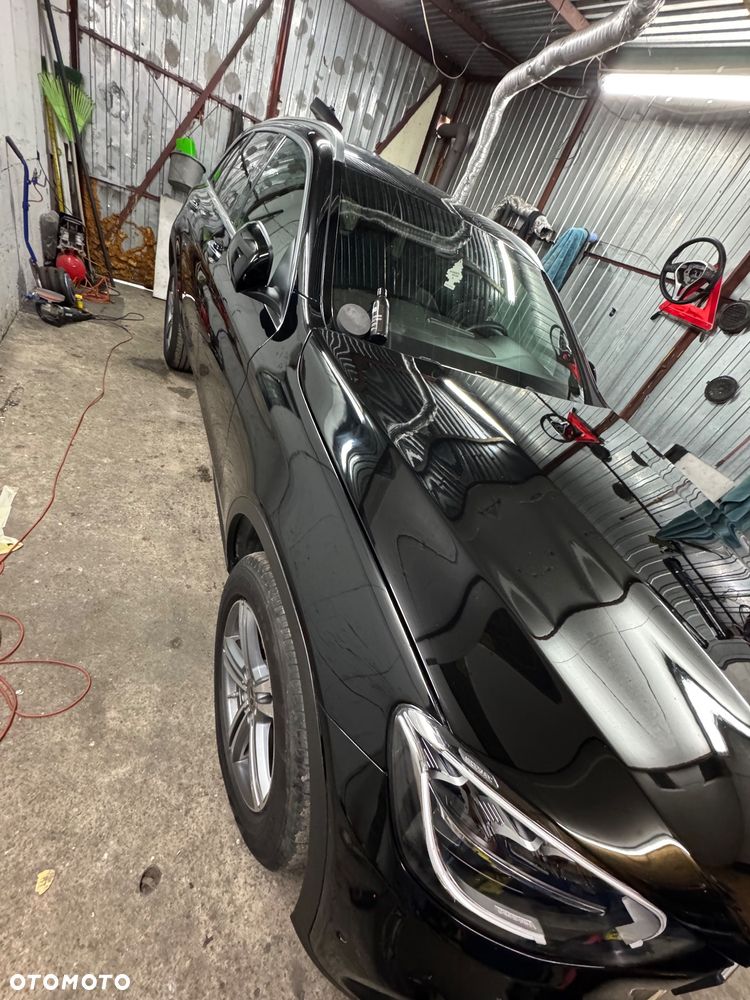 Mercedes-Benz GLC 300 4Matic 9G-TRONIC Exclusive - 37