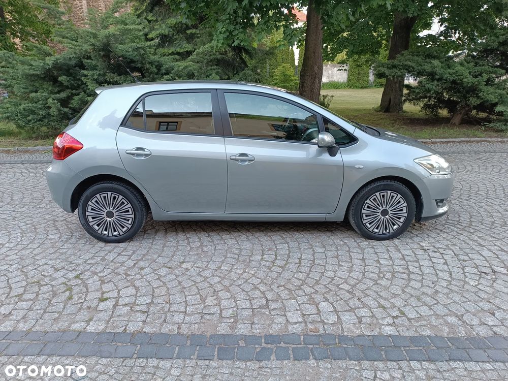 Toyota Auris 2.0 D-4D Edition - 2