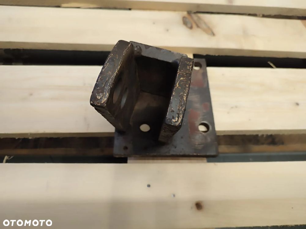 Stelaż adaptacja błotników Massey Ferguson 6130 - 3