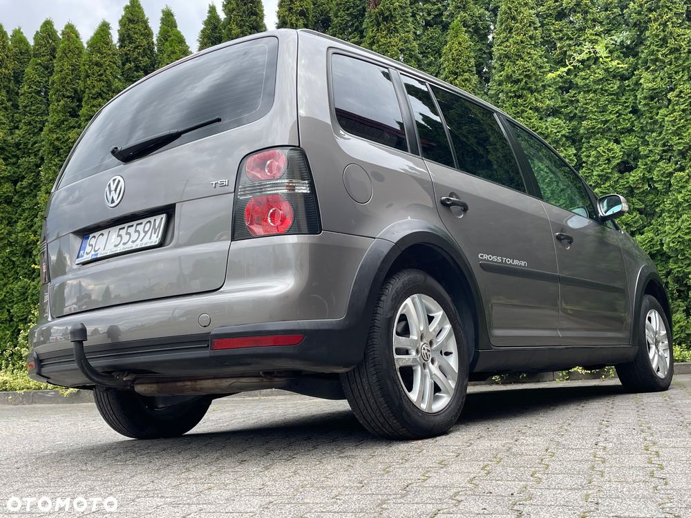 Volkswagen Touran 1.4 TSI Cross - 15