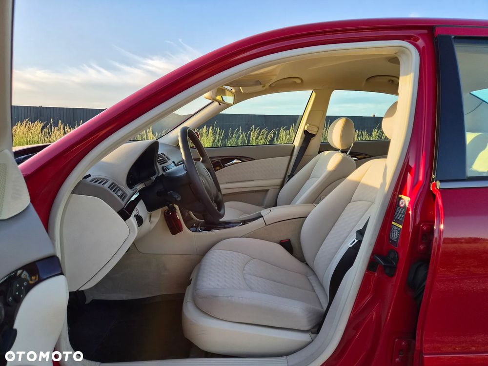 Mercedes-Benz Klasa E 320 Classic - 26