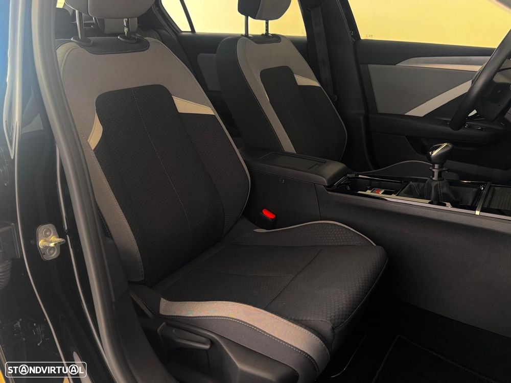 Opel Astra 1.2 T Edition - 11