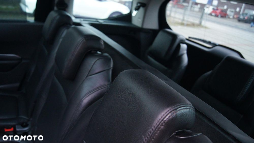 Peugeot 5008 2.0 HDi Allure 7os - 16