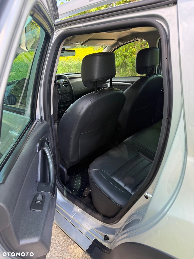 Dacia Duster 1.5 dCi Laureate 4x4 - 23