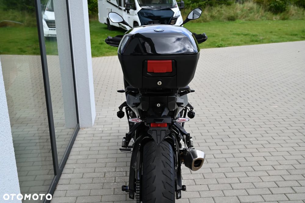 BMW XR - 8