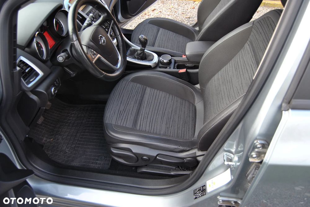 Opel Astra IV 1.4 T Cosmo S&S EU6 - 8