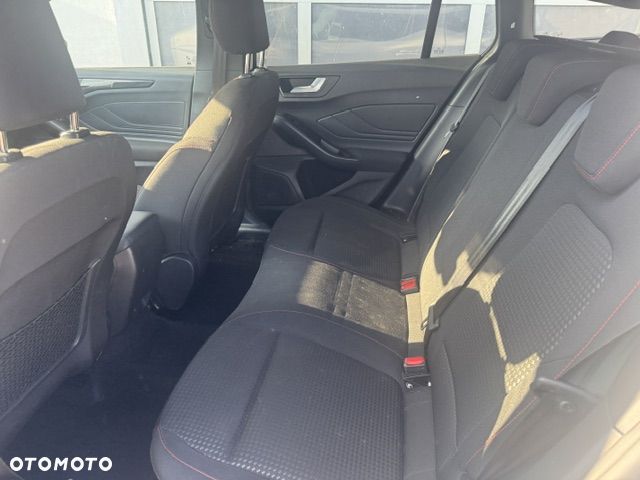 Ford Focus 1.0 EcoBoost Hybrid ST-LINE - 11