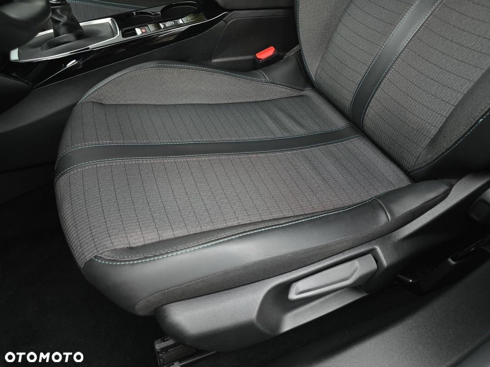 Peugeot 2008 1.5 BlueHDi Allure S&S - 14