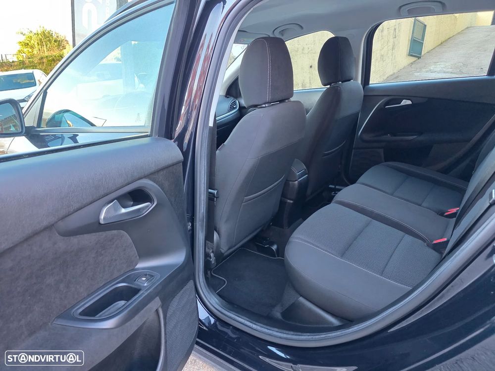 Fiat Tipo Station Wagon 1.3 M-Jet Lounge Tech - 14