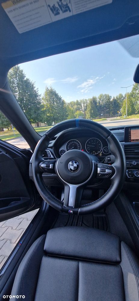 BMW Seria 3 330i xDrive - 19