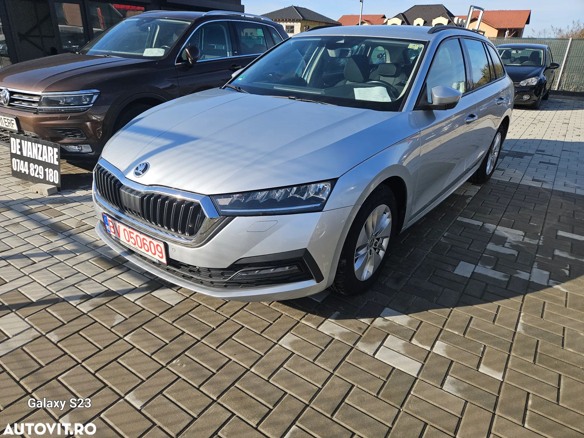 Skoda Octavia 2.0 TDI DSG Ambition - 1