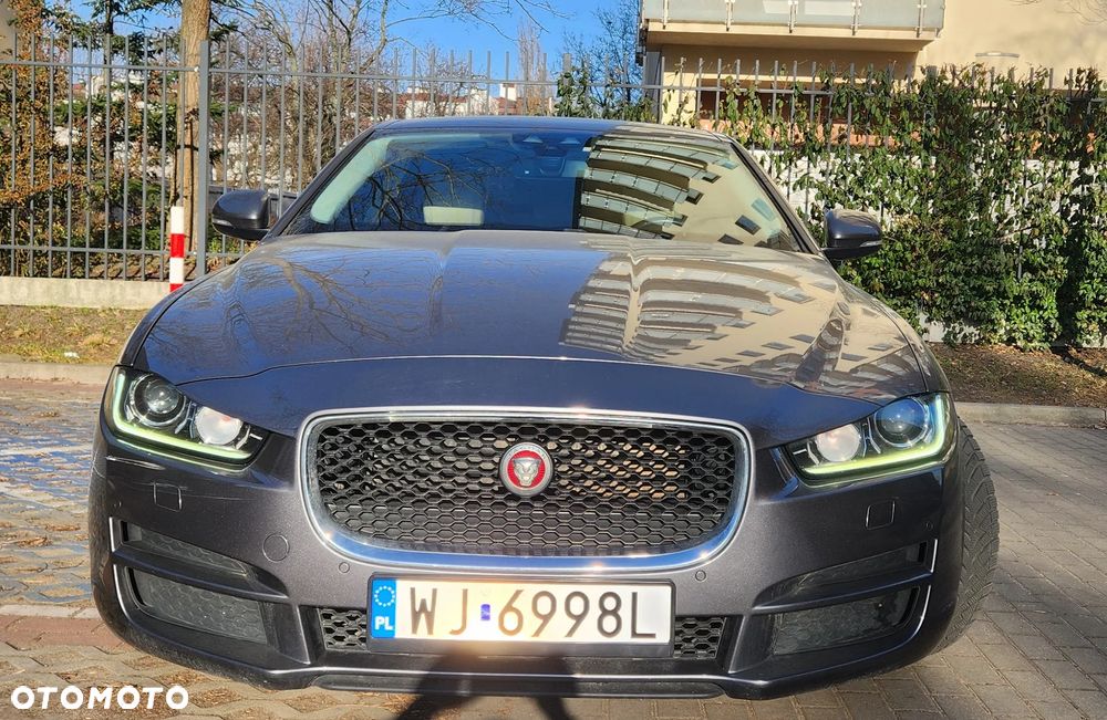 Jaguar XE E-Performance Prestige - 2