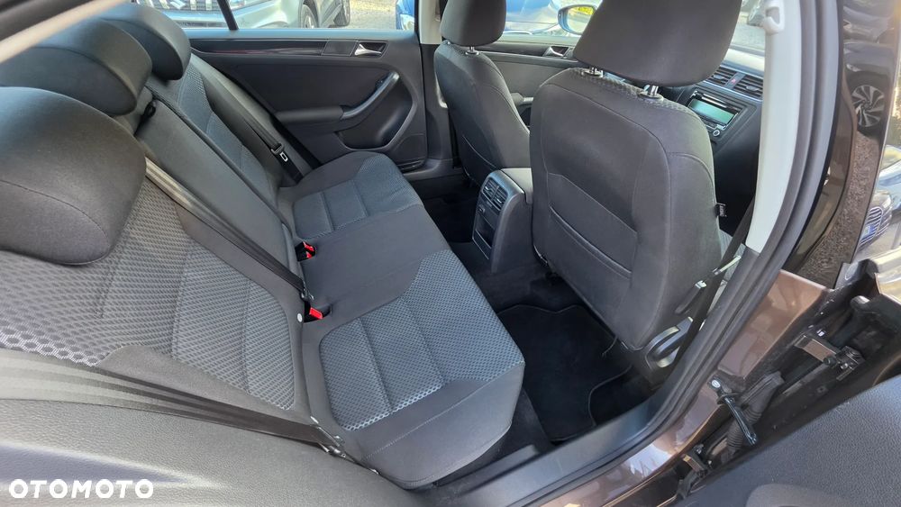 Volkswagen Jetta 1.2 TSI Comfortline Perfectline - 8