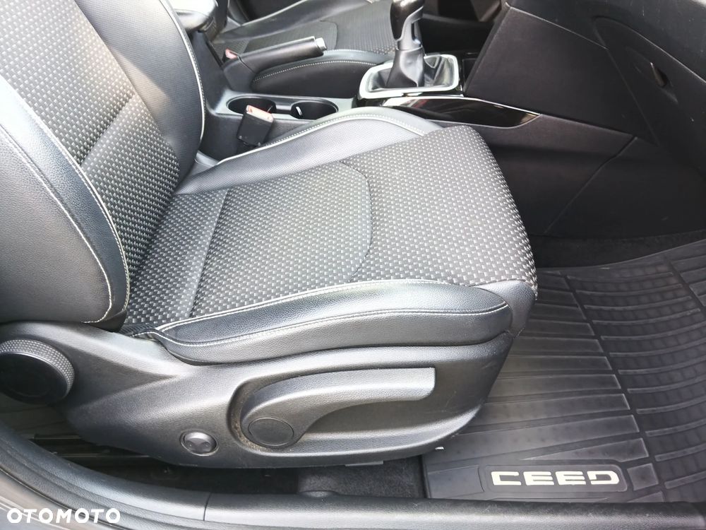 Kia Ceed 1.4 L Business Line - 16