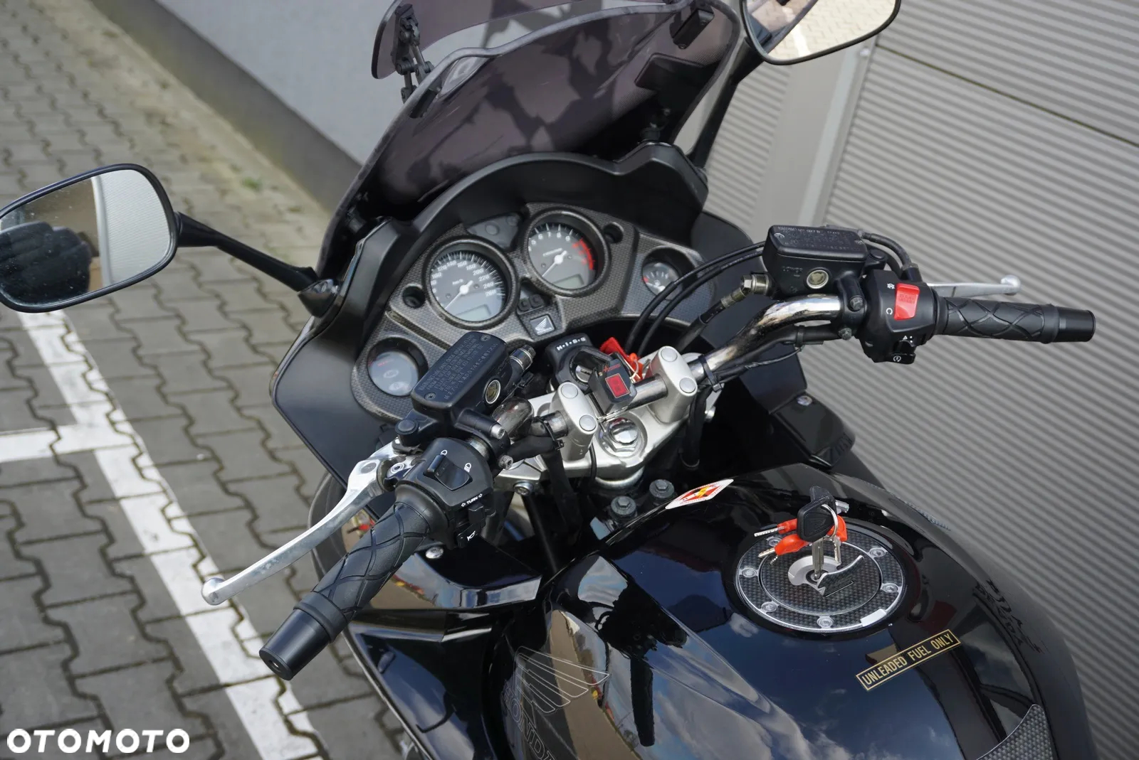 Honda CBF - 8