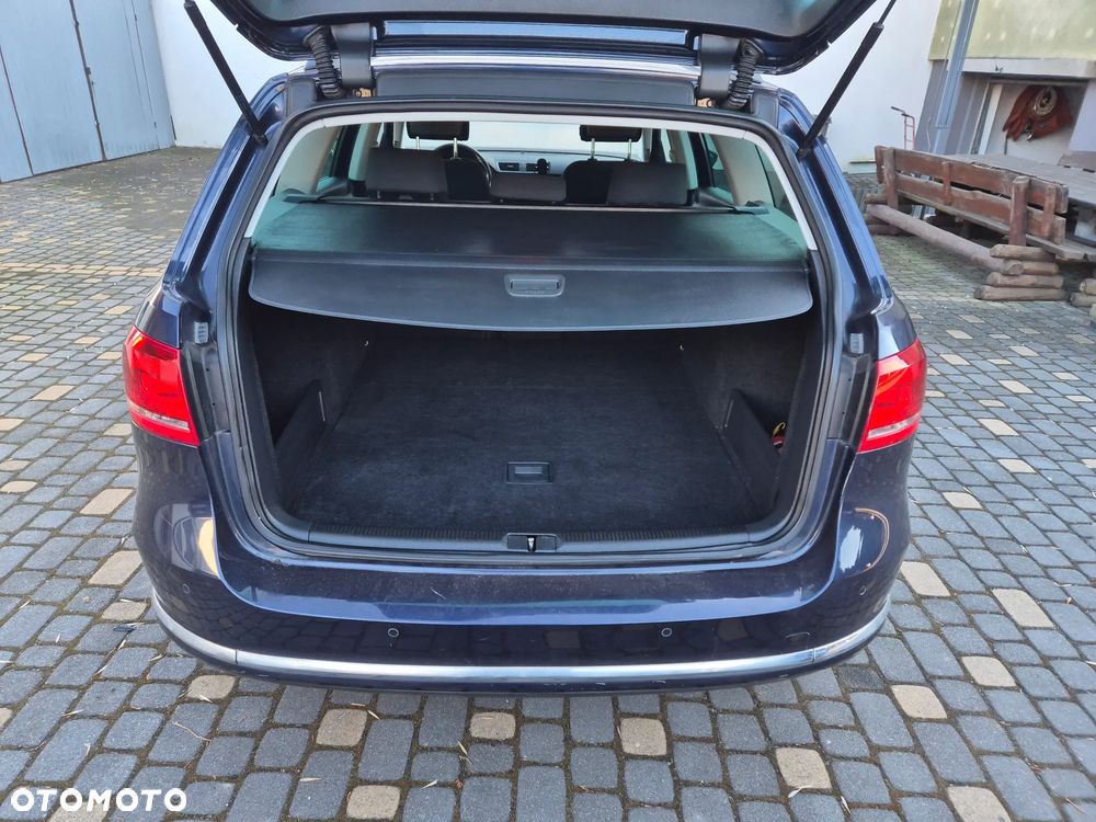 Volkswagen Passat 2.0 TDI Individual Chrom - 11