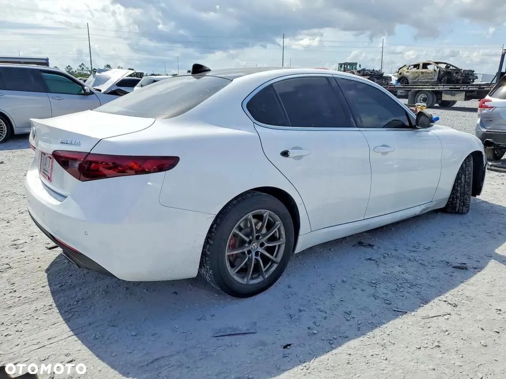 Alfa Romeo Giulia - 23
