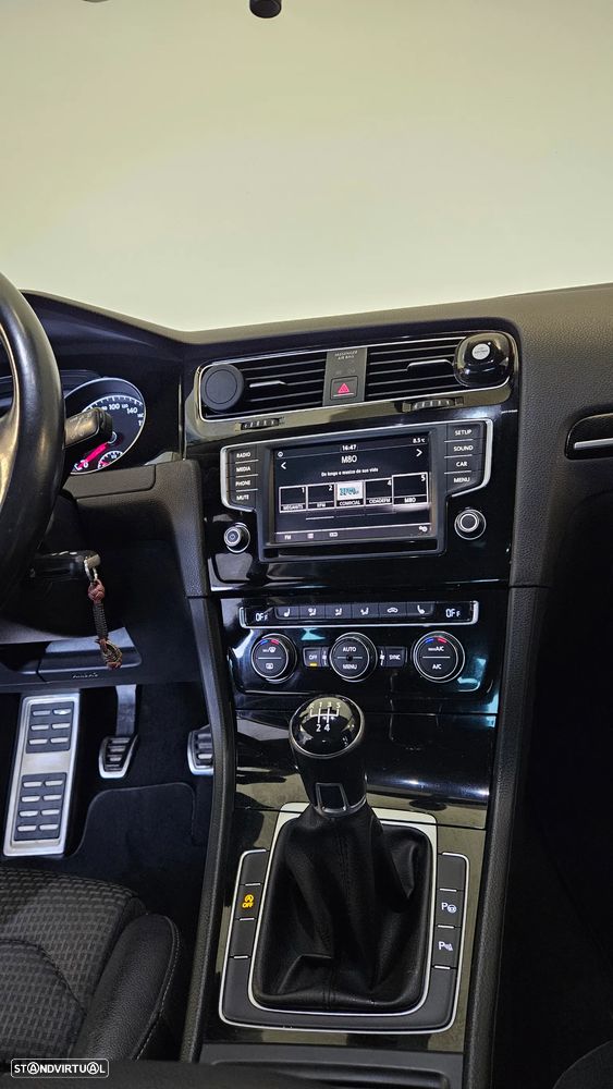 VW Golf 1.6 TDi R-Line - 10