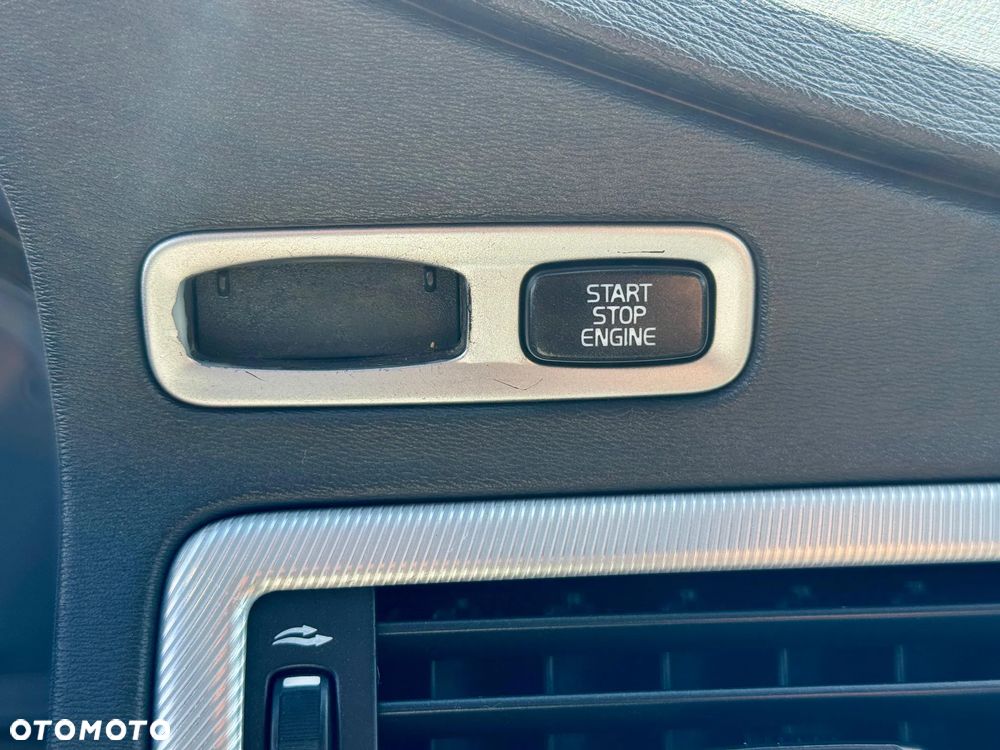 Volvo V70 2.5T R-Design Summum - 24