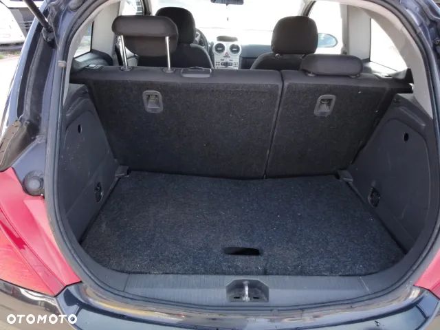 Opel Corsa 1.2 16V Cosmo - 12