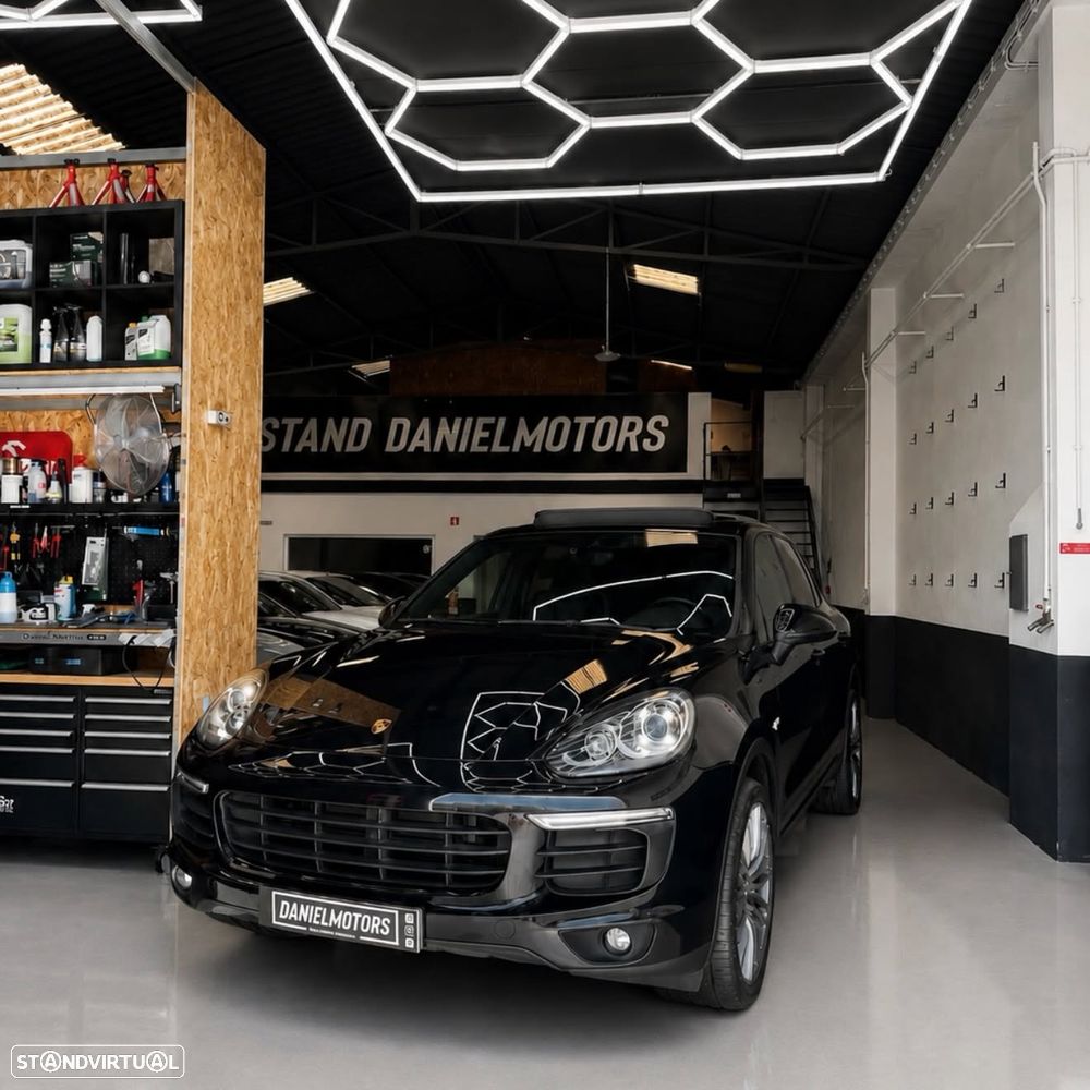 Porsche Cayenne S - 1