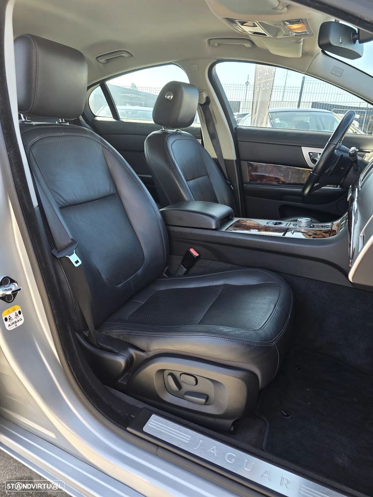 Jaguar XF 3.0 D V6 S Premium Luxury - 7