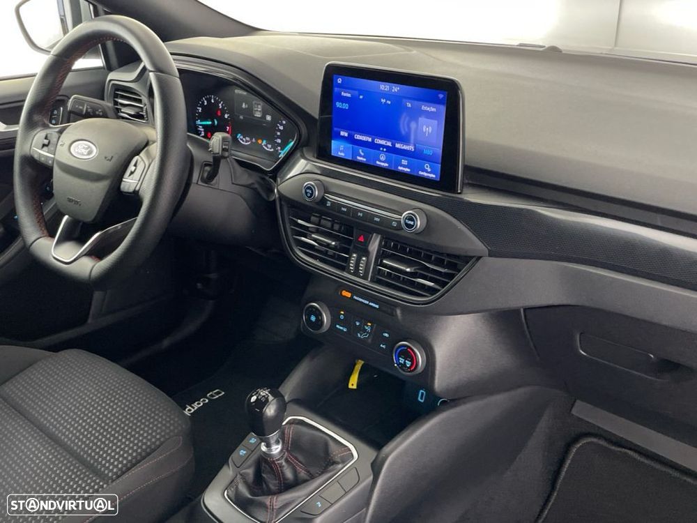 Ford Focus 1.0 EcoBoost MHEV ST-Line — fotografia 22