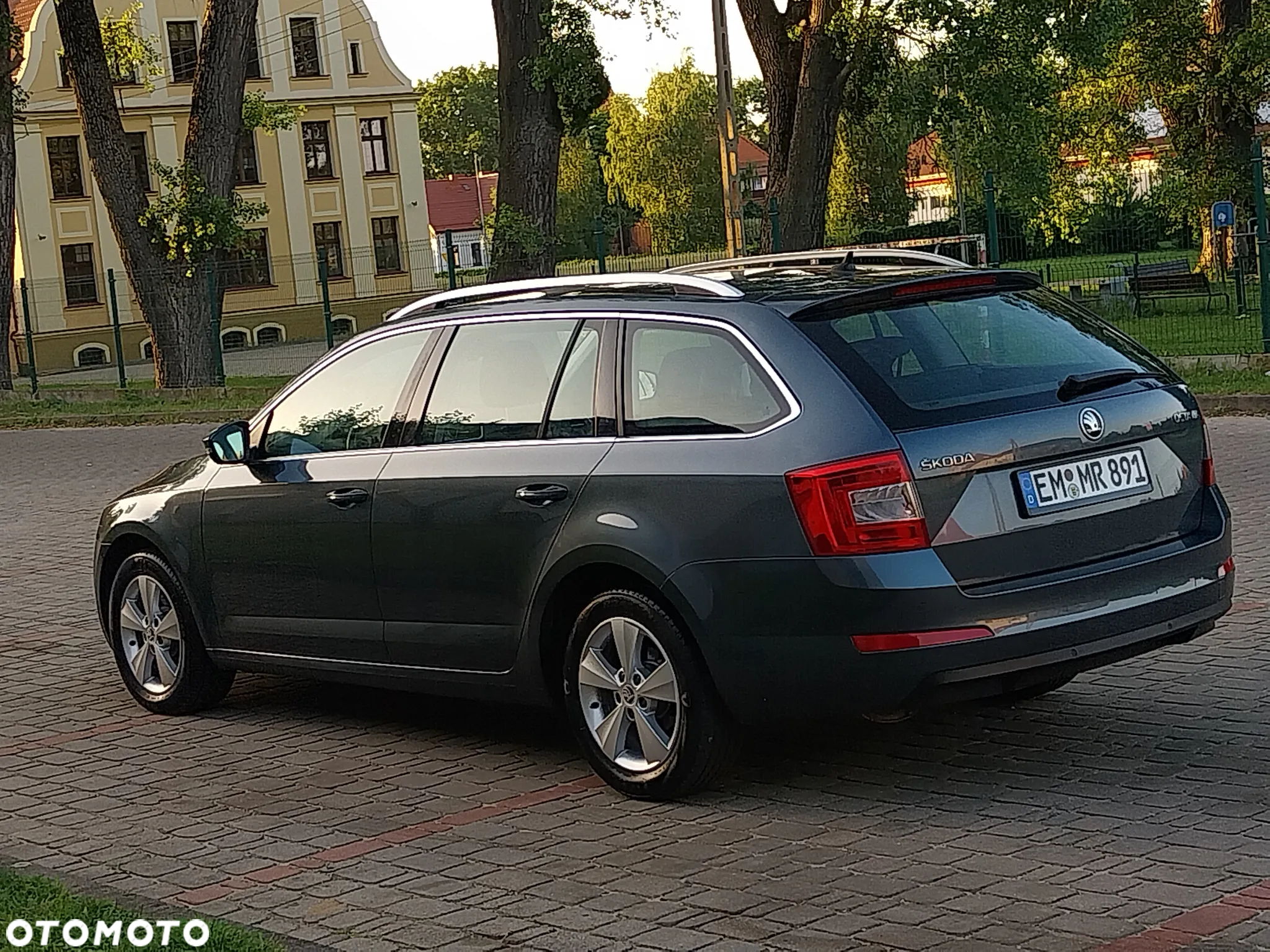 Skoda Octavia 2.0 TDI DSG Premium Edition - 3